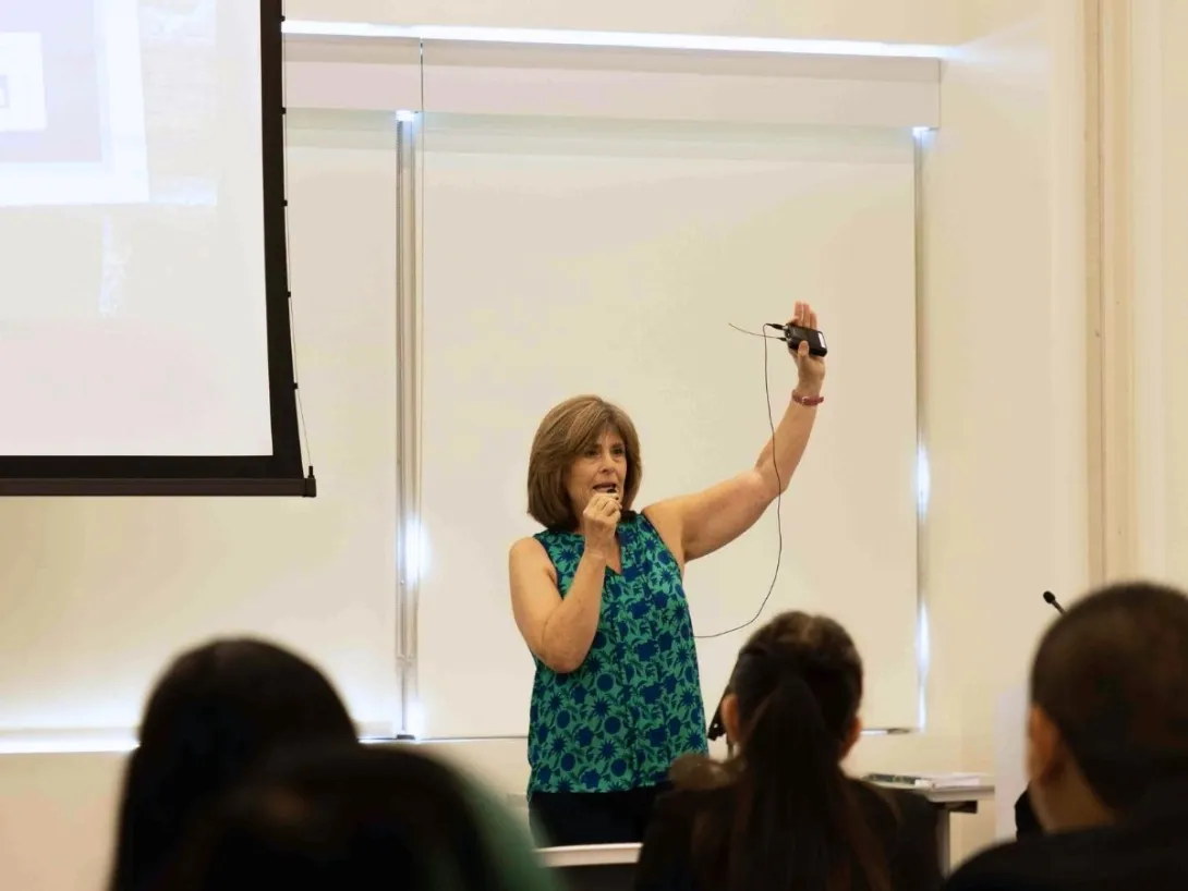 Joyce Bruggeman Presenting